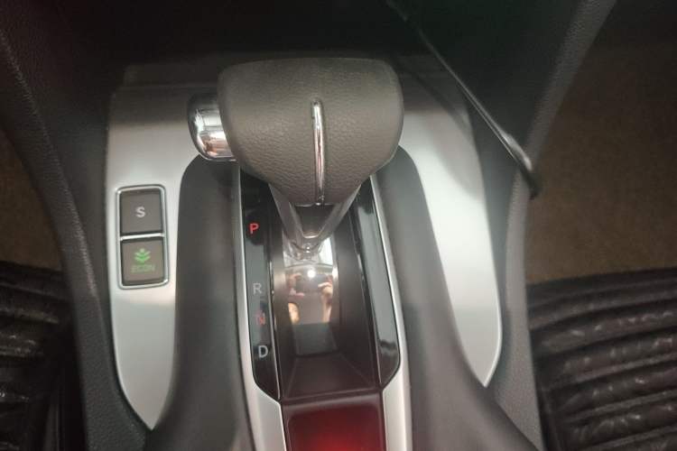 Used Honda Avancier 2017 240TURBO Two-Wheel Drive Elite Edition Gear Lever