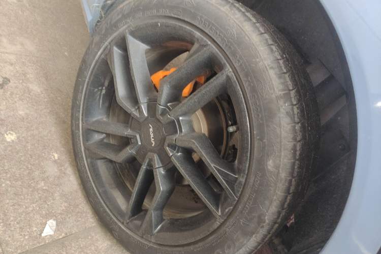 Used Dongfeng Aeolus Yixuan 2023 Mach Edition 1.5T Automatic Champion Version Right Rear Wheel Hub