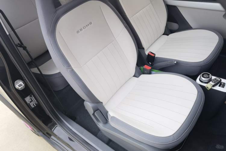 Used Geely Galaxy Panda 2025 210km Panda Kart Right Front Seat