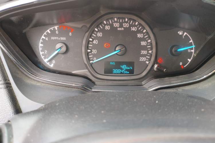 Used Ford Escort 2015 1.5L Manual Fashion Edition Odometer Close Up