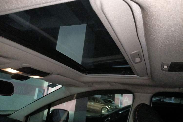 Used Subaru XV 2014 2.0i Comfort Navigation Edition
