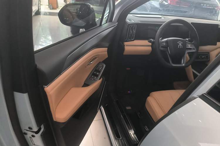 Used BYD Song L DM-i 2025 Intelligent Driving Version 112 km Leading Trim Driver Seat