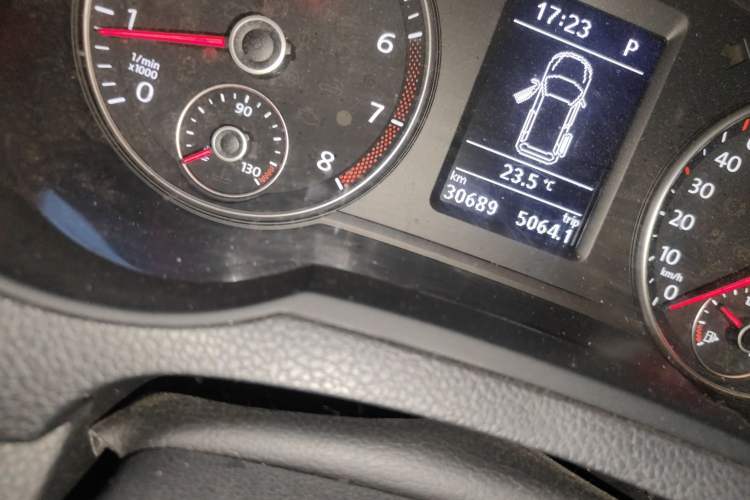 Used Volkswagen Sharan 2018 380TSI Comfort Edition 7-Seater Odometer Close Up