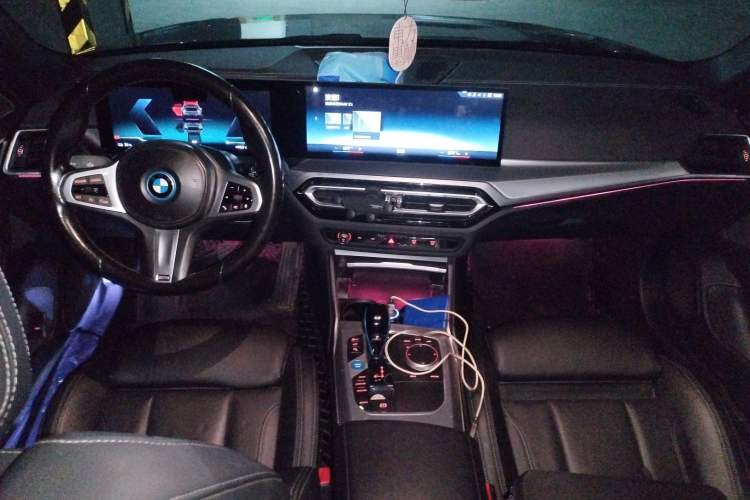 Used BMW i4 2022 eDrive40 Center Console