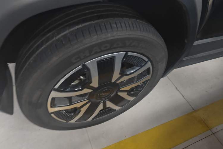 Used iCAR 03 2024 501km Four-wheel Drive Long-Range Advanced Version Left Front Wheel Hub