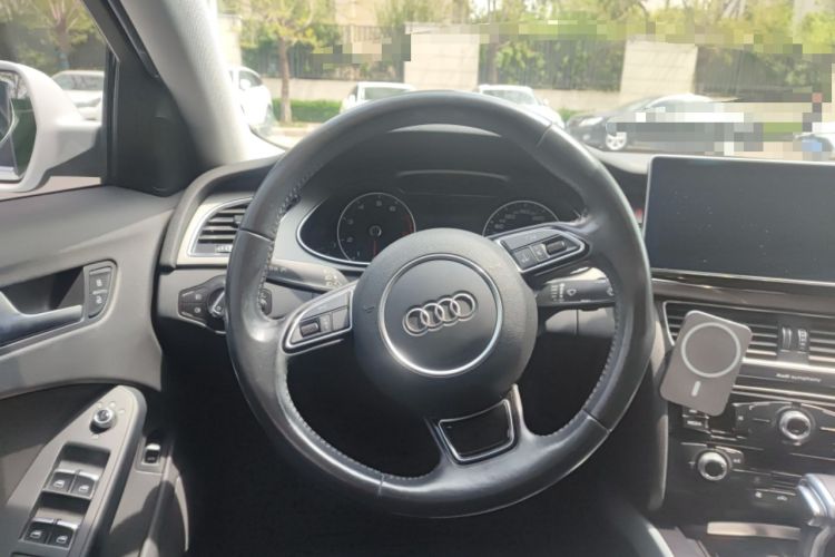 Used Audi A4L 2016 35 TFSI Collector's Edition Automatic Standard Model Steering Wheel