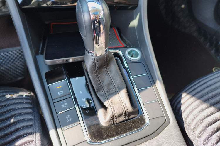 Used Volkswagen Bora 2020 1.5L Automatic Comfort Model Gear Lever