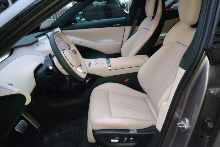 Used Xiaomi Auto YU7 2025 Ultra-Long Range High-Performance All-Wheel-Drive Max Edition
