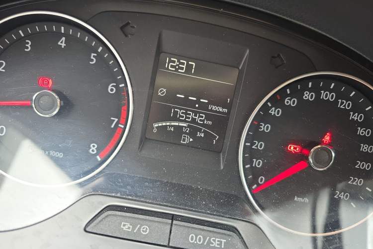 Used Volkswagen Santana 2013 1.6L Manual Comfort Edition