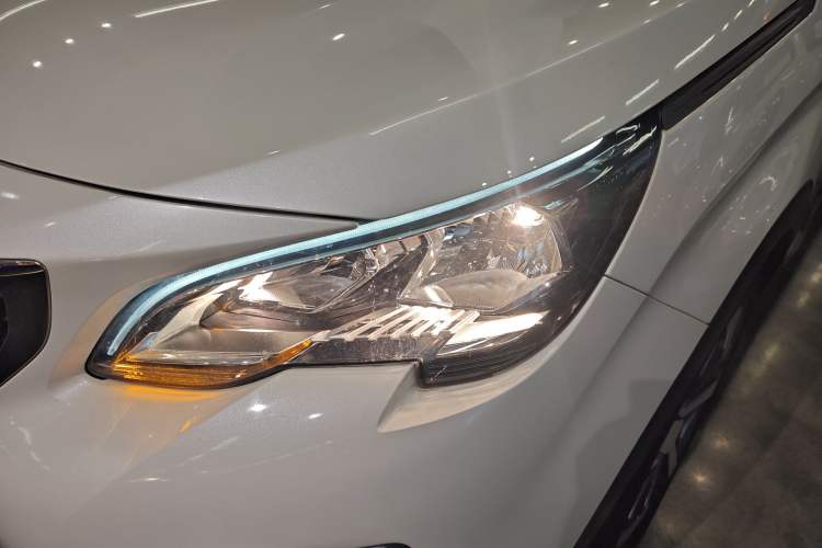 Used Peugeot 4008 2017 350THP Elite Edition Left Front Headlight