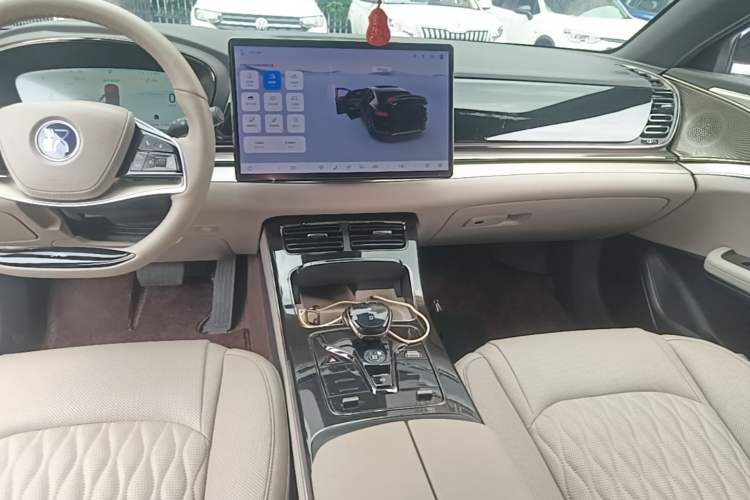 Used BYD Han 2024 EV Glory Edition 605KM Front-Wheel-Drive Premium Model
