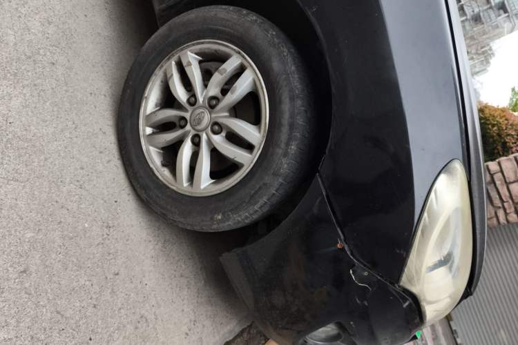 Used Hyundai Celesta 2011 1.6L Manual Comfort Edition Right Front Wheel Hub