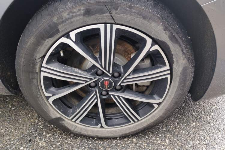 Used Hongqi H5 PHEV 2025 170 Super Hybrid Version Right Front Wheel Hub