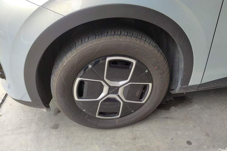 Used AION UT 2025 420 Smart Edition Left Front Wheel Hub