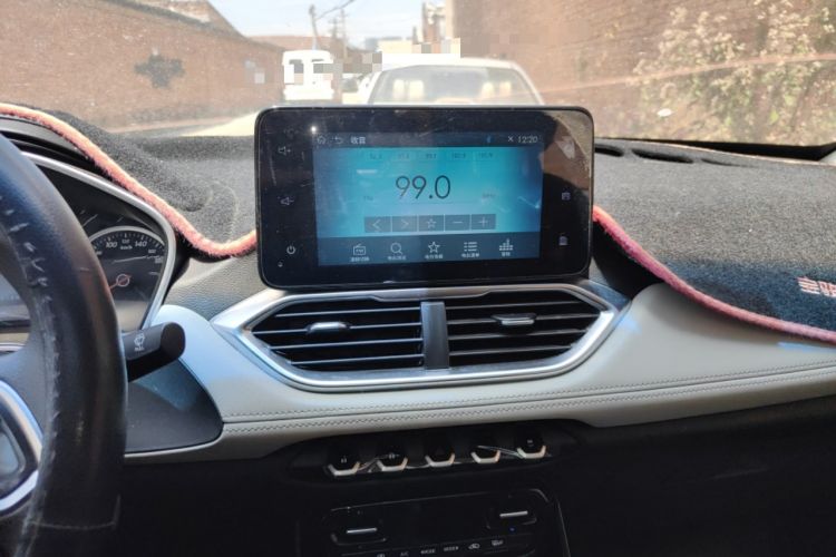 Used Baojun 530 2019 1.5T Manual Luxury 7-seater National V Audio And AC Panel