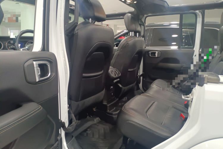 Used Jeep Wrangler 2019 2.0T Sahara Four-Door Brilliant Top Version China VI Emission Standard