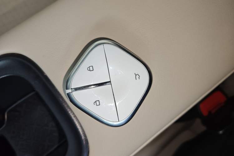 Used Wuling Bingo PLUS 2024 510 km Flagship Edition Four-Seater Version
