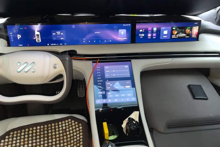 Used IM LS7 2023 100kWh Lux All-Wheel-Drive Version