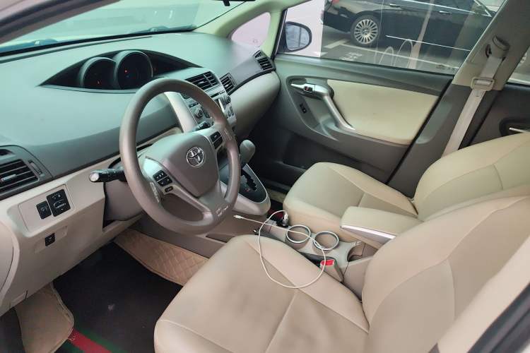 Used Toyota Verso 2014 Starlight 180E CVT Elite Edition Driver Seat