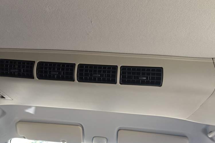 Used CHANGAN KAICHENG Ruixing M60 2023 1.5L GDI Basic Model Passenger Vehicle 6/7 Seats Headliner