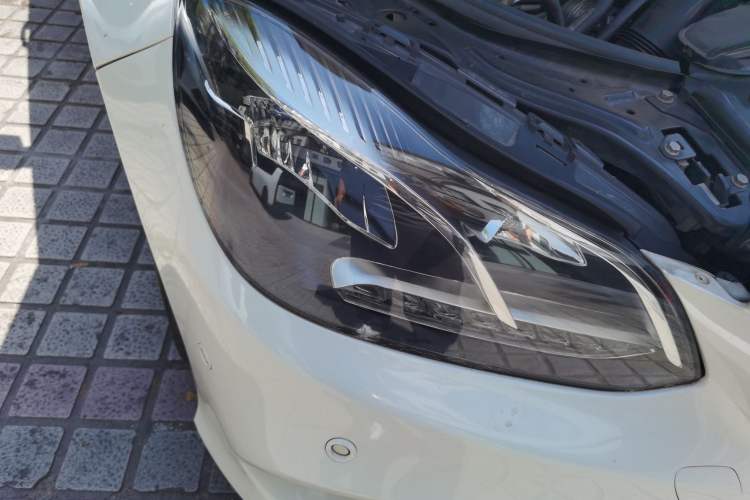 Used Mercedes-Benz E-Class 2015 E 260 L Sport & Fashion Model