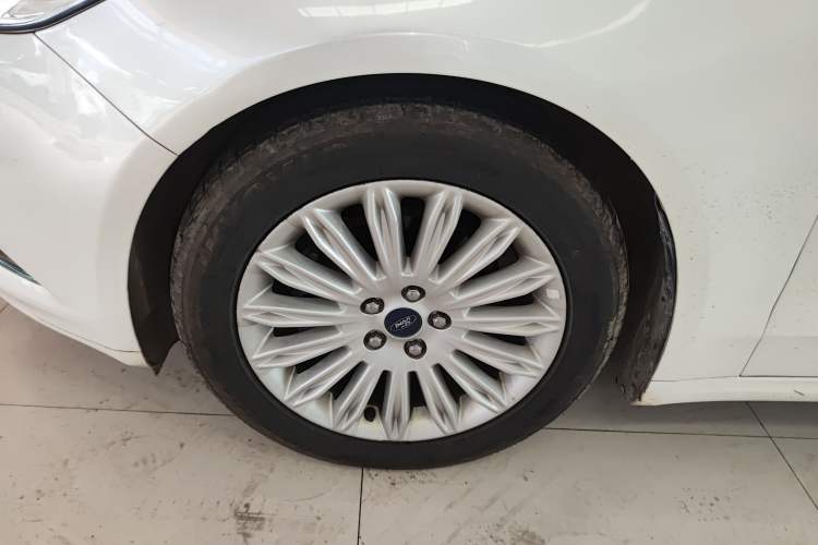 Used Ford Mondeo 2013 2.0L GTDi 200 Fashion Edition Exterior 4