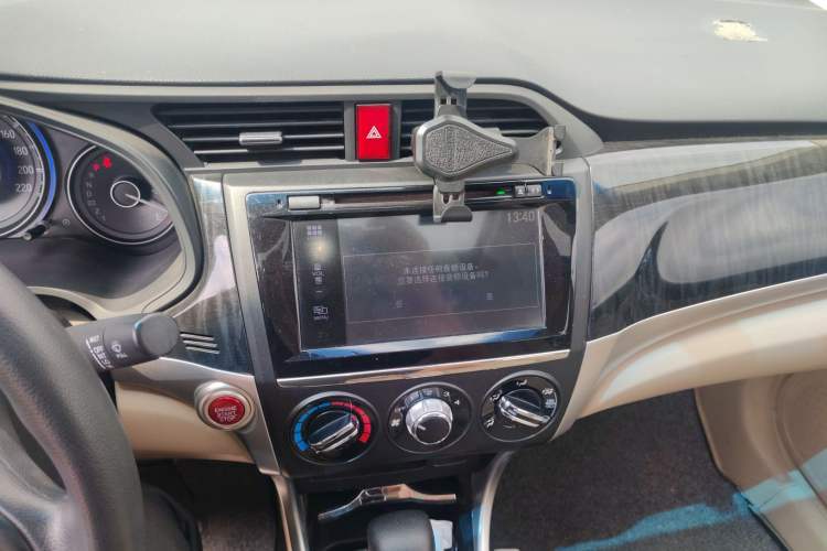 Used Honda Crider 2015 1.8L automatic luxury edition