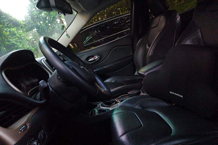 Used Jeep Cherokee 2017 2.0L Superior Edition
