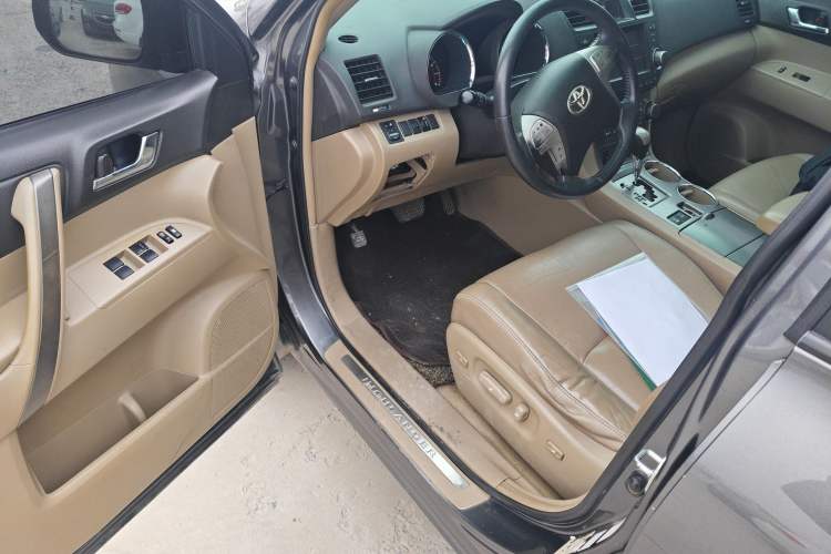 Used Toyota Highlander 2009 3.5L 4x4 7-Seater Luxury Edition Driver Seat