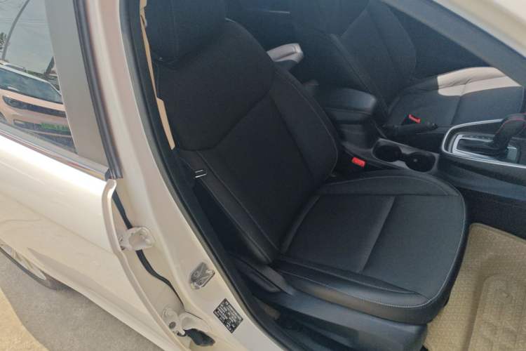 Used Ford Escort 2017 Happiness Edition 1.5L Automatic Fashion Version Right Front Seat