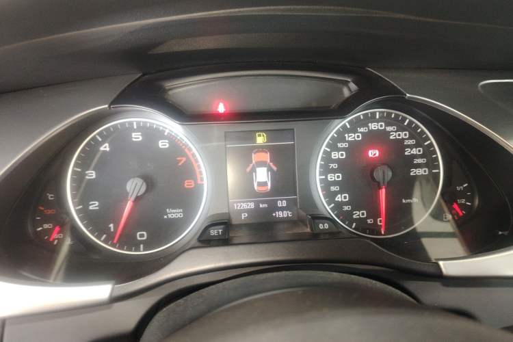 Used Audi A4L 2012 2.0 TFSI Automatic Technology Model Instrument Cluster
