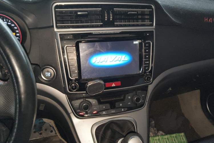 Used Haval M6 2017 1.5T Manual Two-Wheel Drive Elite Model Audio And AC Panel