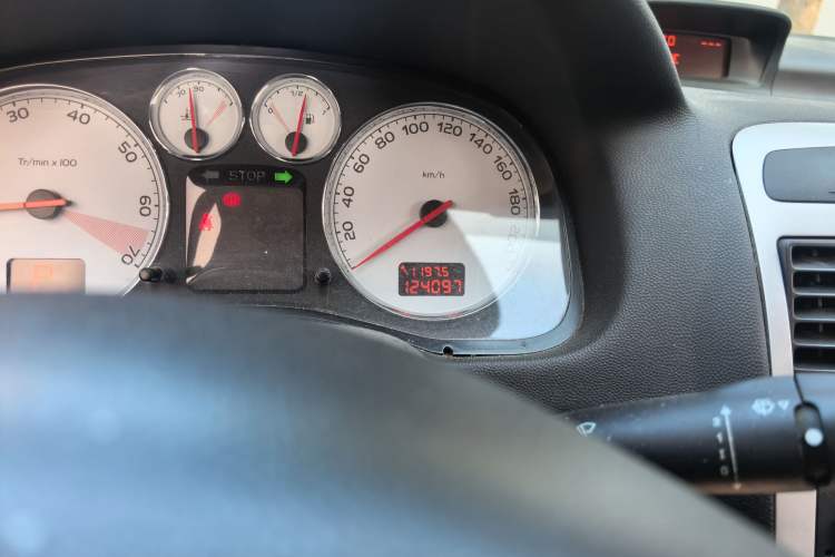 Used Peugeot 307 2010 Hatchback 1.6L Automatic Comfort Edition Odometer Close Up