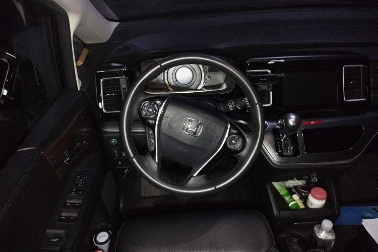 Used Honda Elysion 2016 2.4L Style Edition
