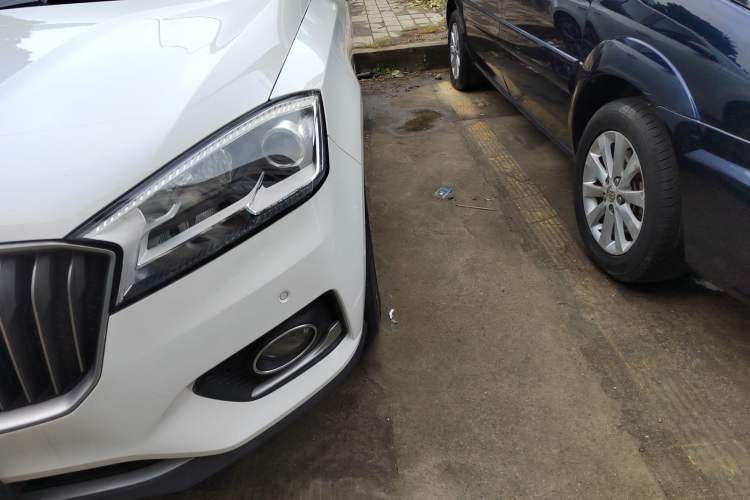 Used BORGWARD BX7 2018 28T Front-Wheel Drive Quality Enjoyment Version 5 Seats China VI Emission Standard Left Front Headlight