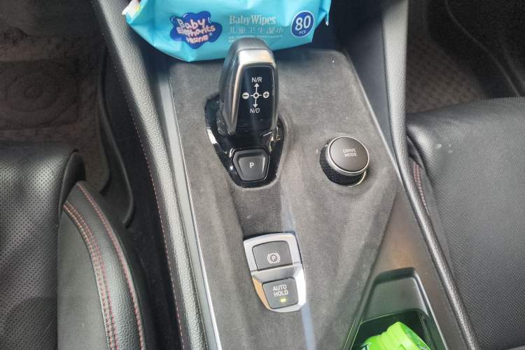 Used Lynk & Co 03 2020 1.5TD DCT JingPro Edition Gear Lever