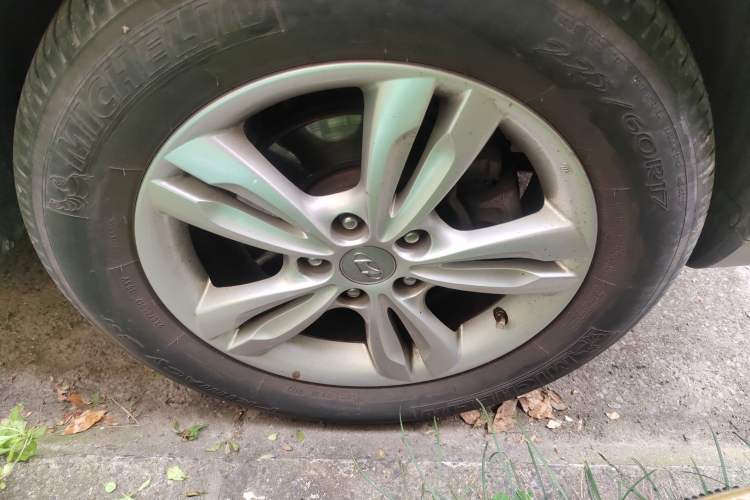 Used Hyundai ix35 2012 2.4L Automatic Two-Wheel Drive Prestige Edition GLS