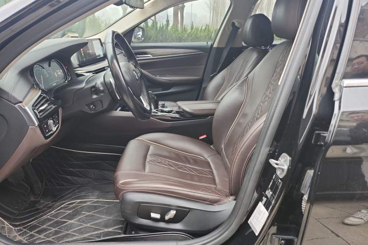 Used BMW 5 Series 2018 Facelifted 530Li Luxury Edition Premium Package
