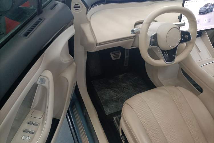 Used Hima Luxeed R7 2024 All-Electric 736 km Ultra
