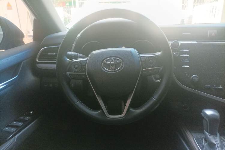 Used Toyota Camry 2018 2.5G Luxury Edition
