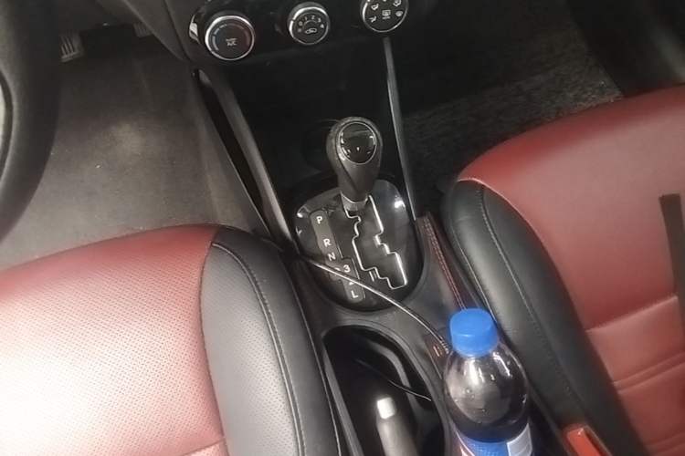 Used Kia K2 2015 Hatchback 1.4L AT GLS Cool Edition
