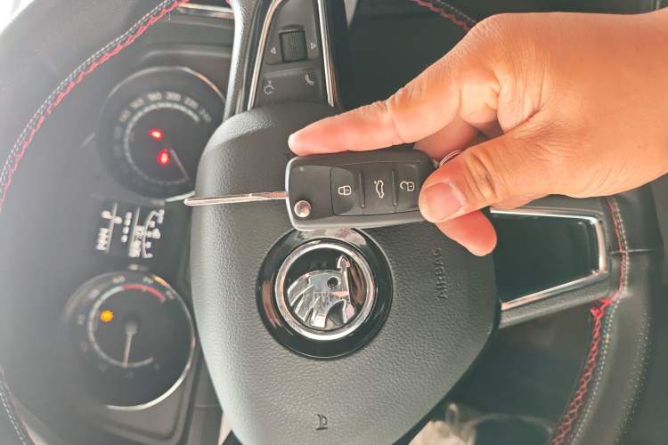 Used Skoda Kamiq 2021 1.5L Automatic Comfort Edition Vehicle Key