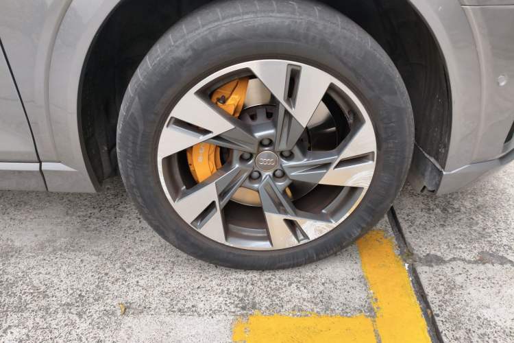 Used Audi e-tron 2019 55 quattro Technology Edition
