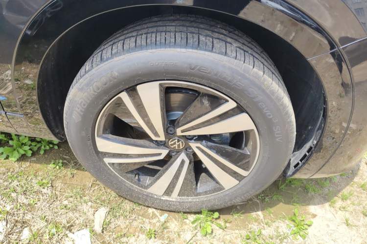 Used Volkswagen Tavendor 2025 Model 380TSI Four-Wheel Drive R-Line Cruise Zhongxiang Edition
