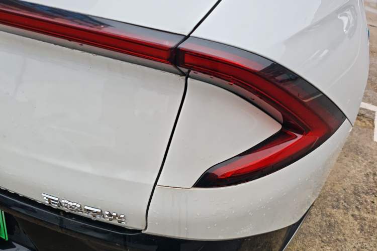 Used Wuling Xingguang 2024 Co-Creation Edition 70 Standard Model Right Rear Taillight