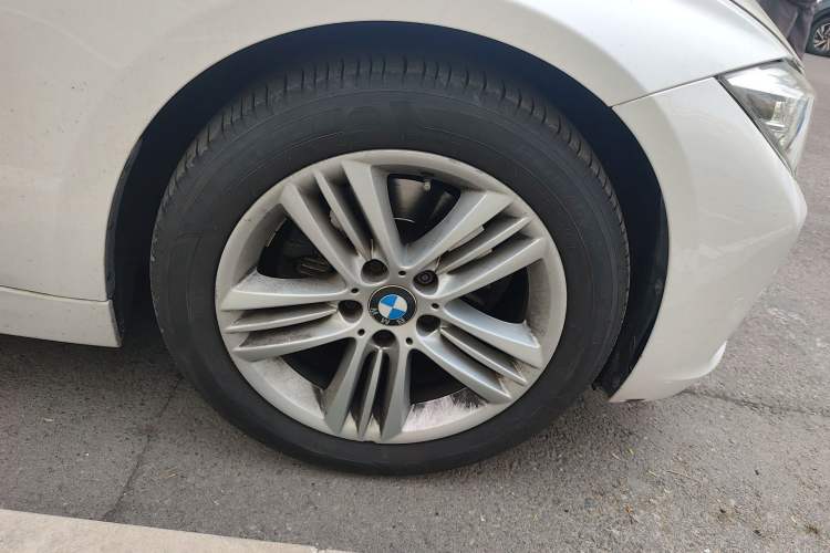 Used BMW 3 Series 2016 320Li Fashion Model Exterior 4