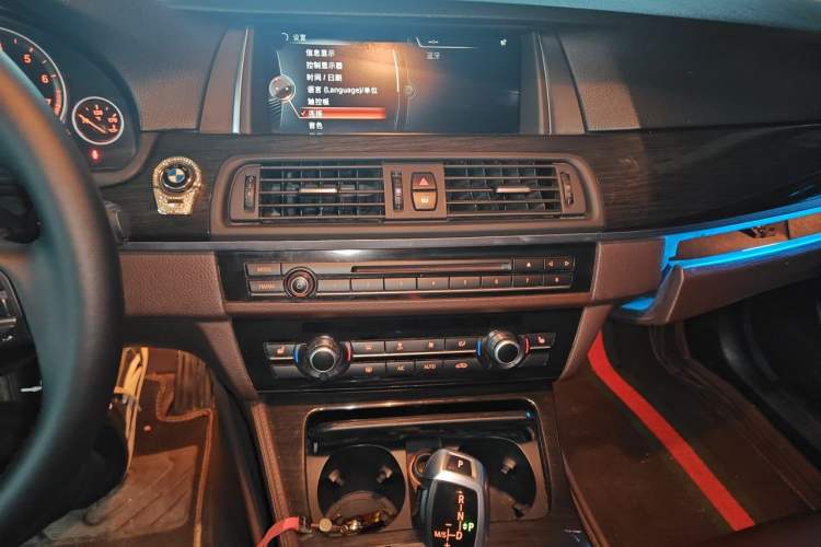 Used BMW 5 Series 2014 525Li Luxury Design Package Audio And AC Panel