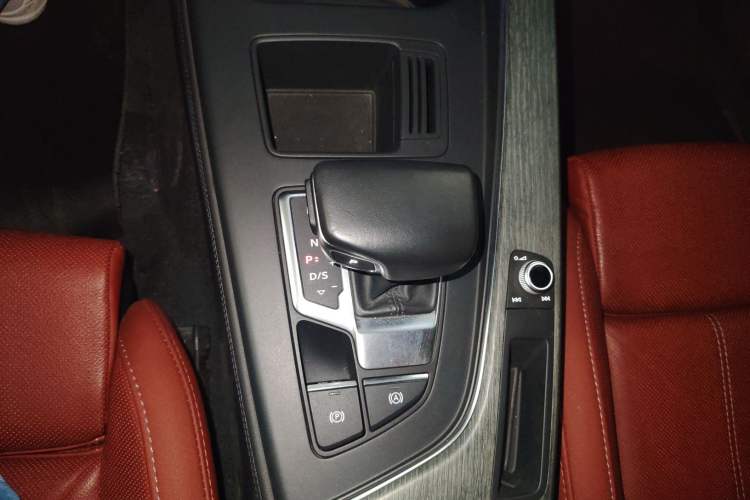 Used Audi A4L 2022 40 TFSI Luxury Dynamic Model