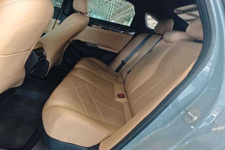 Used Geely Galaxy L6 2024 125km PLUS Dragon Edition