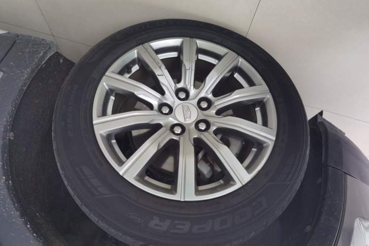 Used Cadillac XT4 2018 28T Two-Wheel Drive Leading Version
